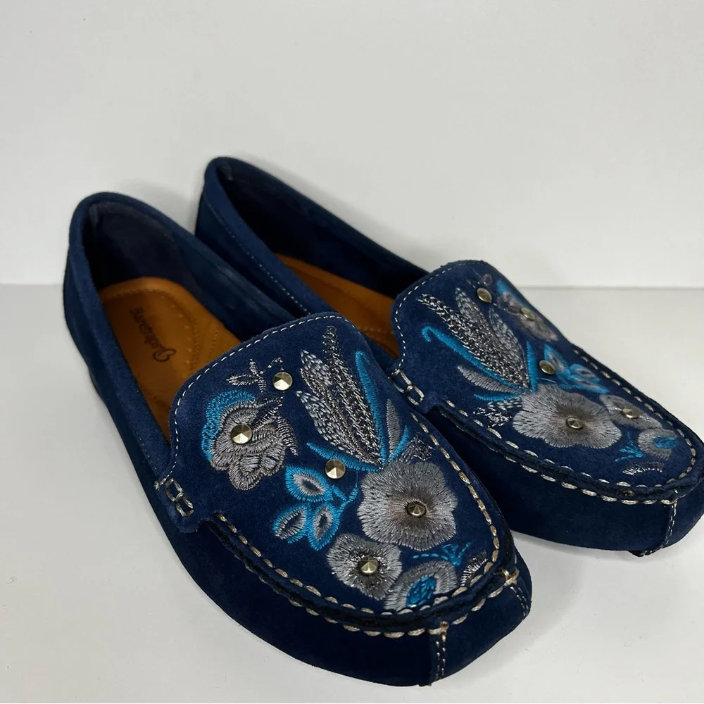 NWT Baretraps Otella Wide Blue Floral Embroidered Loafers